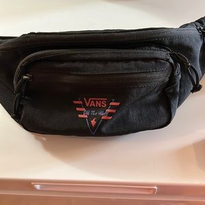 Vans CrossBody Bag Retro 4/20$